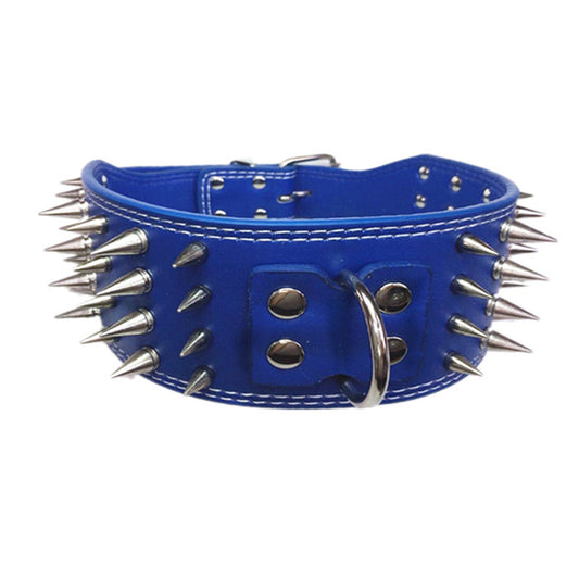 Pet collar with anti-bite rivet