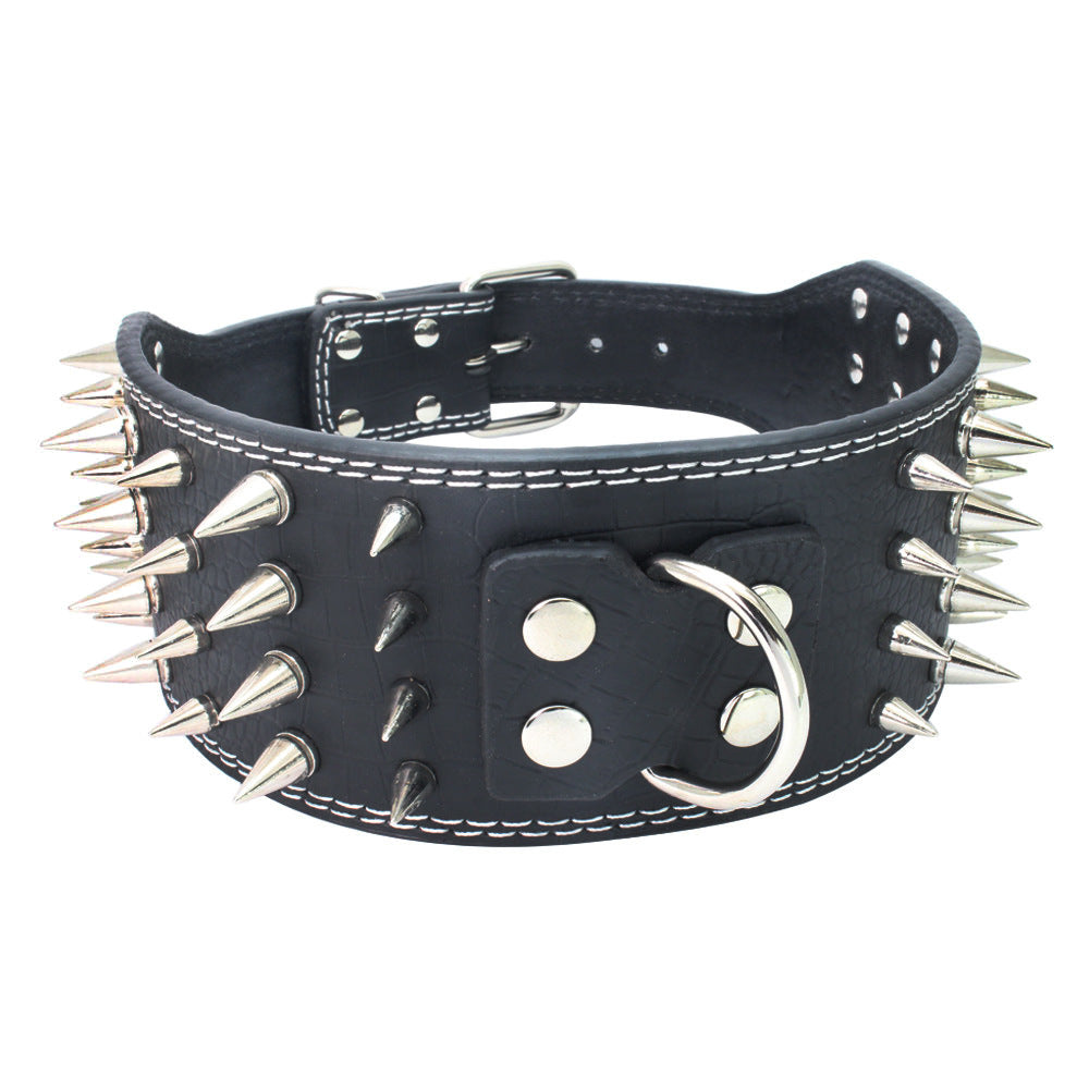 Pet collar with anti-bite rivet